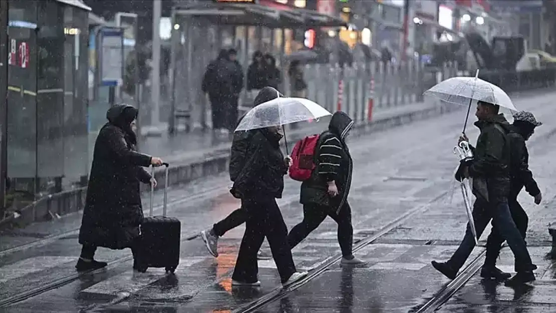 Ege Bölgesi'ne sağanak yağış uyarısı: İzmir, Manisa, Afyonkarahisar, Muğla, Kütahya, Denizli, Aydın...