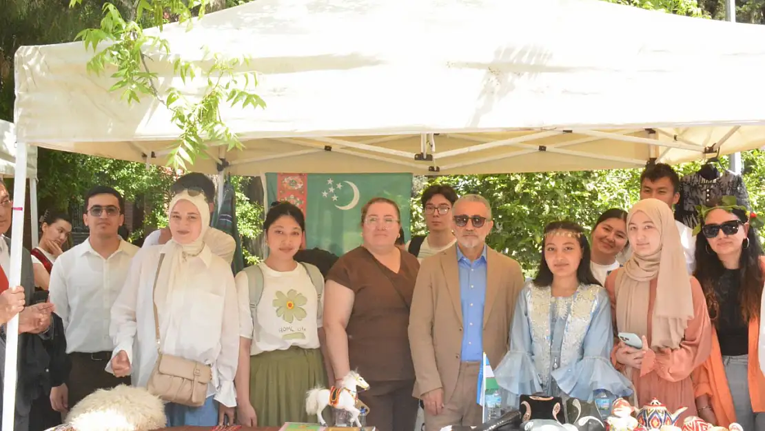 Ege Üniversitesi Hıdırellez Şenliği ile baharın gelişini coşkuyla karşıladı