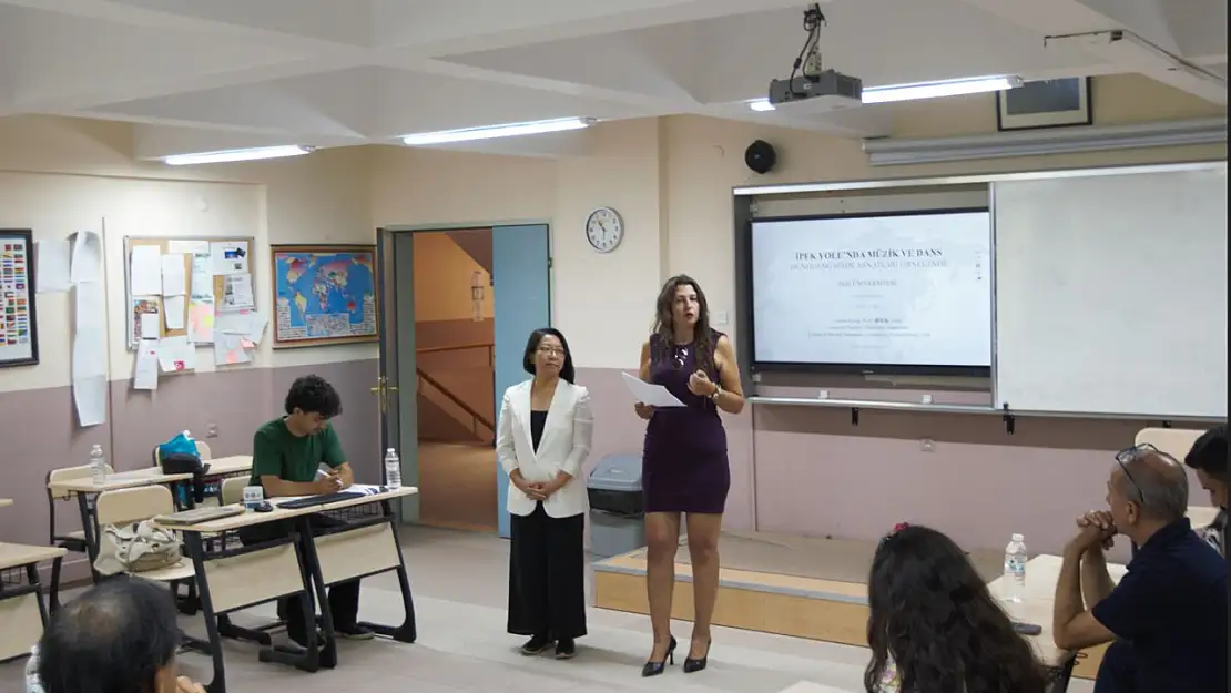 Ege Üniversitesi'nde kültür rüzgarı: İpek Yolu'nun ritmi ve hareketi