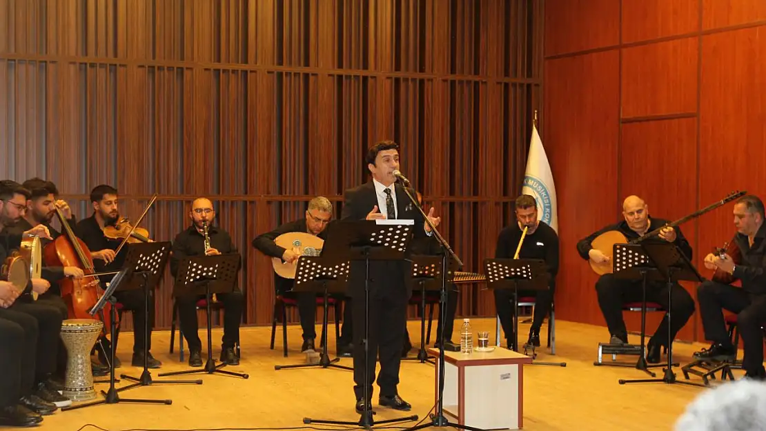 Ege Üniversitesi'nde unutulmaz bir gün: Mehmet Şafak, genç müzisyenlere ilham oldu