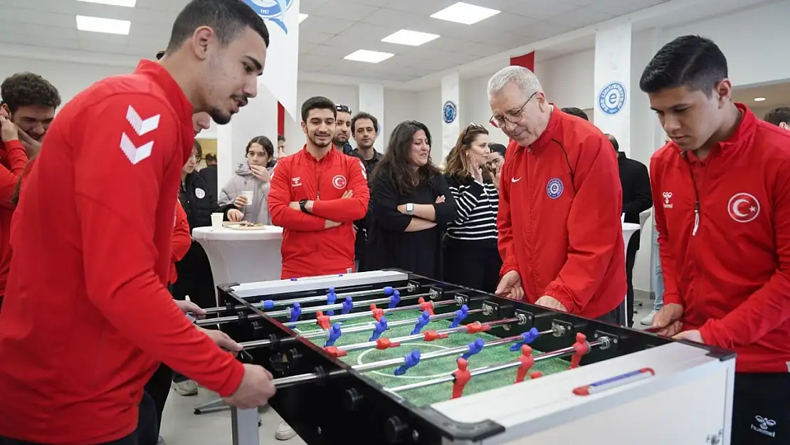 Ege Üniversitesi Spor Kulübü yeni binasında