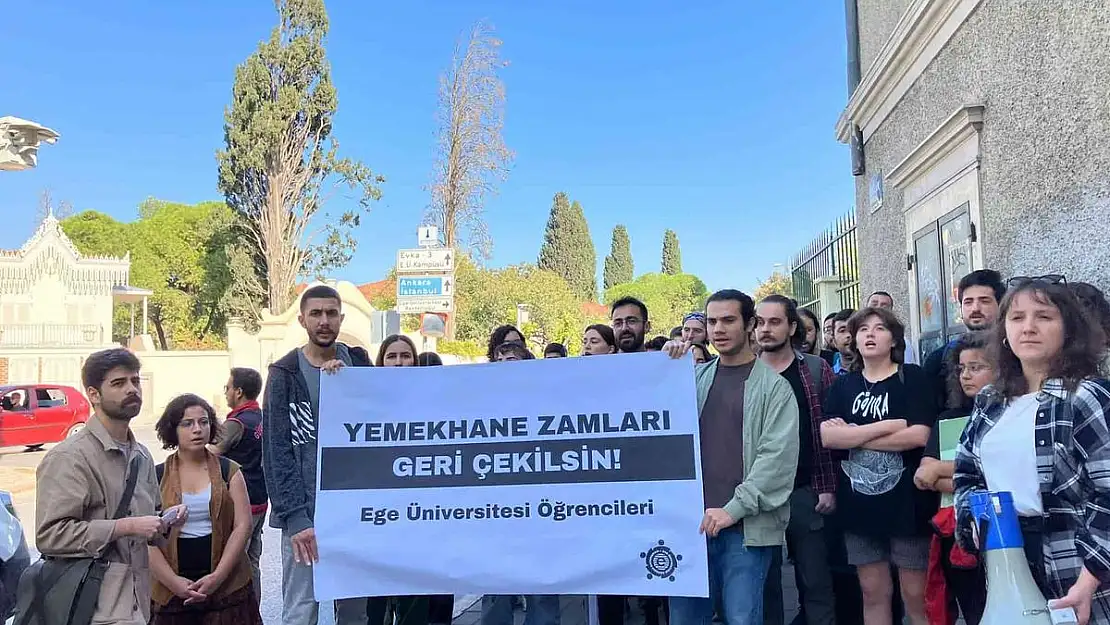 Ege Üniversitesi’nde yemekhane protestosu devam ediyor!