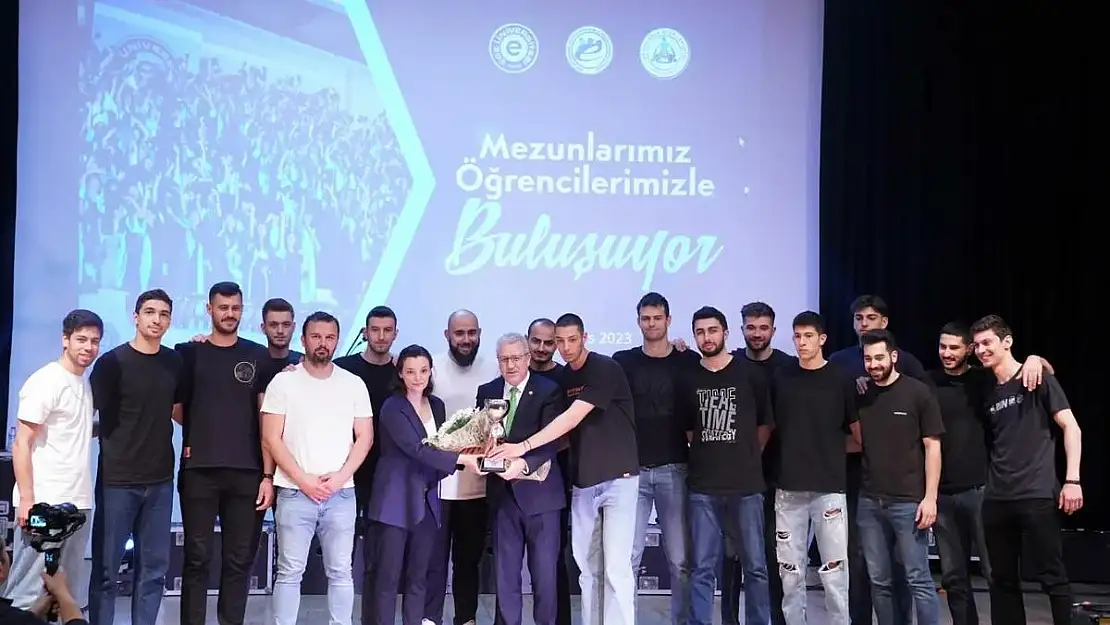 Ege Üniversitesi’nden Voleybol  Şampiyonluğu