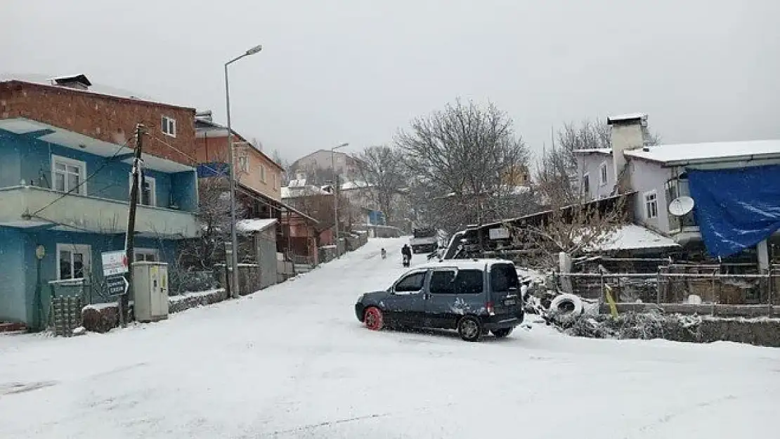 Eğitime kar engeli: O ilçede okullar tatil!