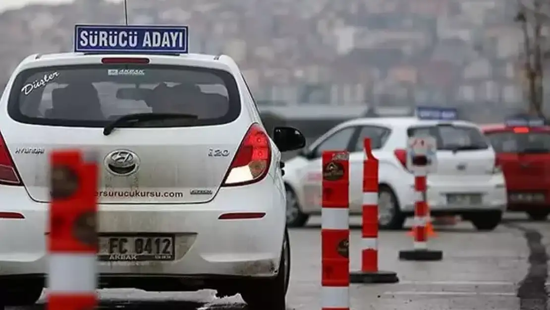 Ehliyet alacaklar dikkat: Sınav ücreti dudak uçuklattı