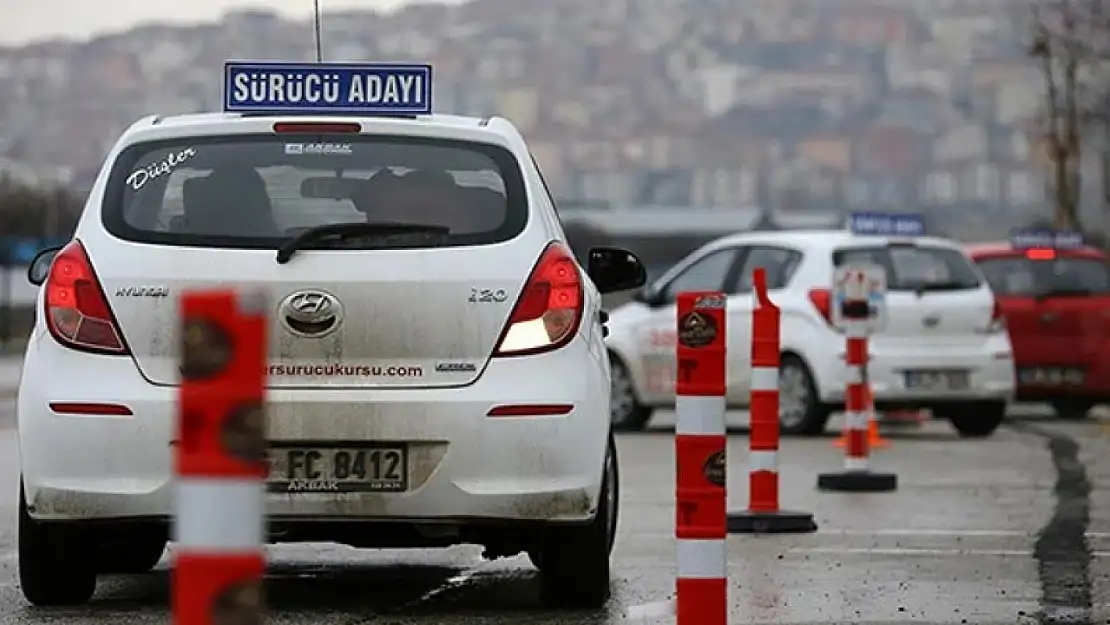 Ehliyet almak artık daha pahalı ve daha zor olacak!