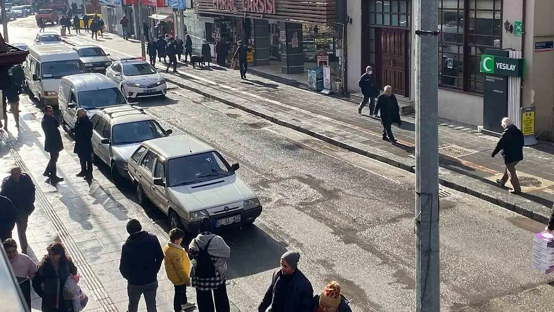 Ekipler caddedeki parklara izin vermedi