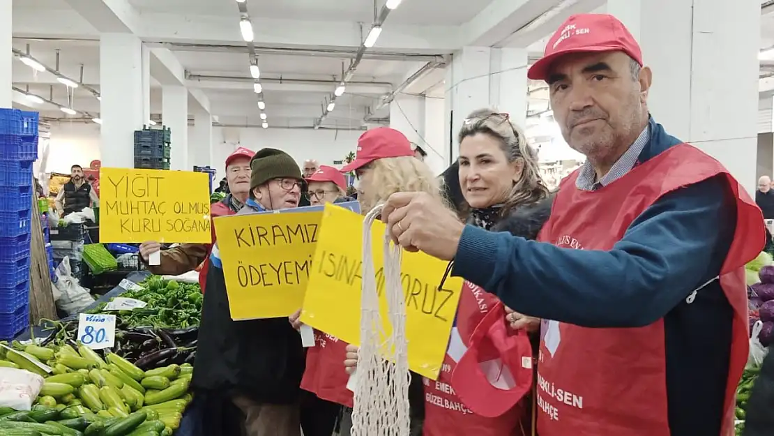 Emeklilerden çarpıcı protesto: Pazarda boş filelerle dolaştılar