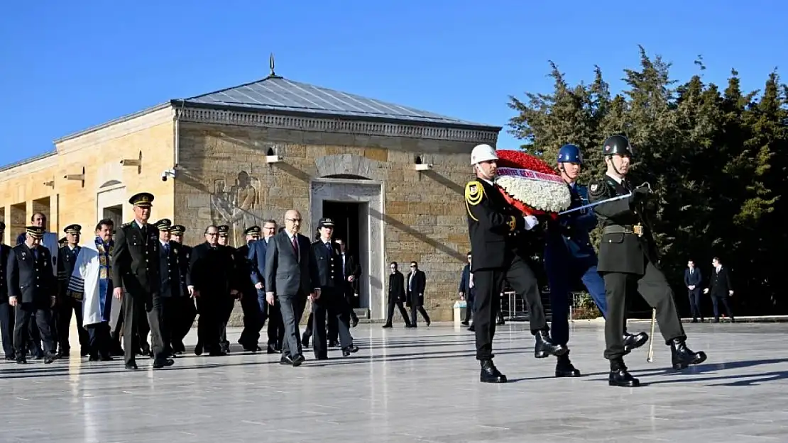 Emniyet Teşkilatı'ndan Anıtkabir'e anlamlı ziyaret