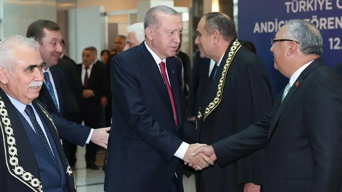 Erdoğan, AYM'de yemin törenine katıldı