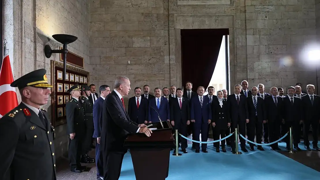 Erdoğan’dan Anıtkabir’e ziyaret