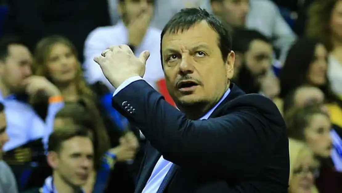 Ergin Ataman'dan pankart açıklaması