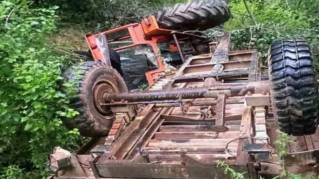 Eski belediye başkanı traktörün altında kalarak hayatını kaybetti