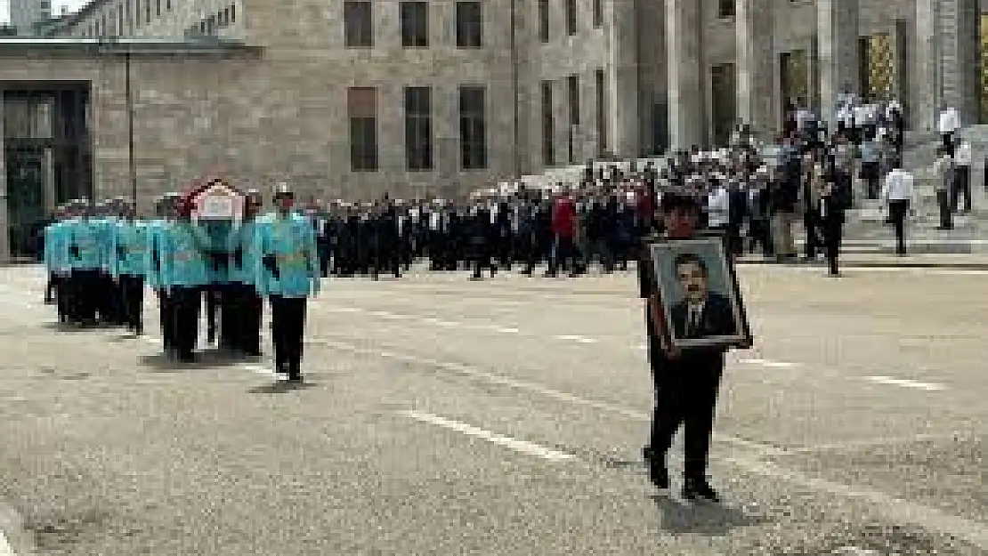 Eski Devlet Bakanı Salih Sümer için TBMM’de tören