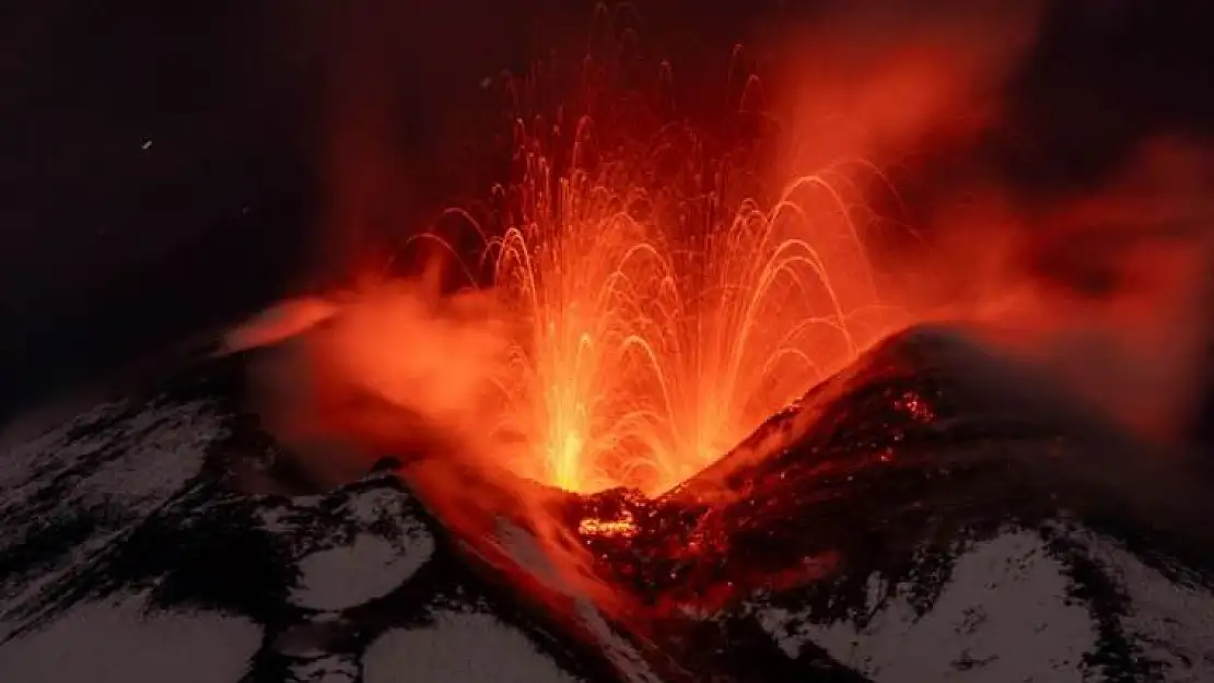 Etna Yanardağı faaliyete geçti