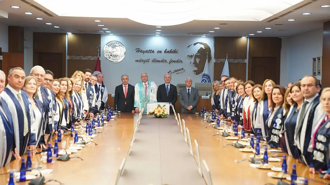 EÜ'nün 70. yıl coşkusu YÖK Başkanı Erol Özvar'ın katılımıyla taçlandı