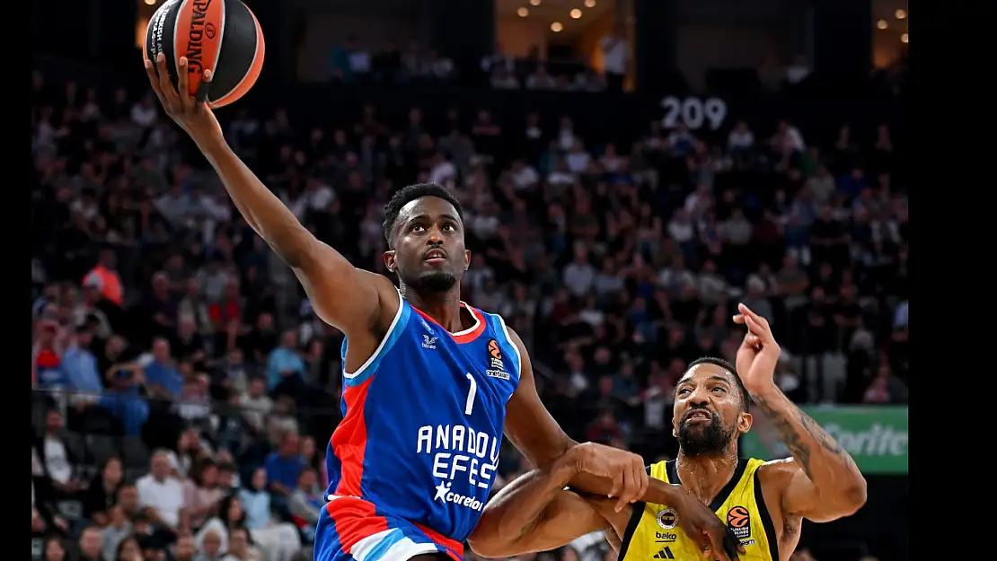 EuroLeague'de Türk Derbisinin Galibi Fenerbahçe Beko: 83-78