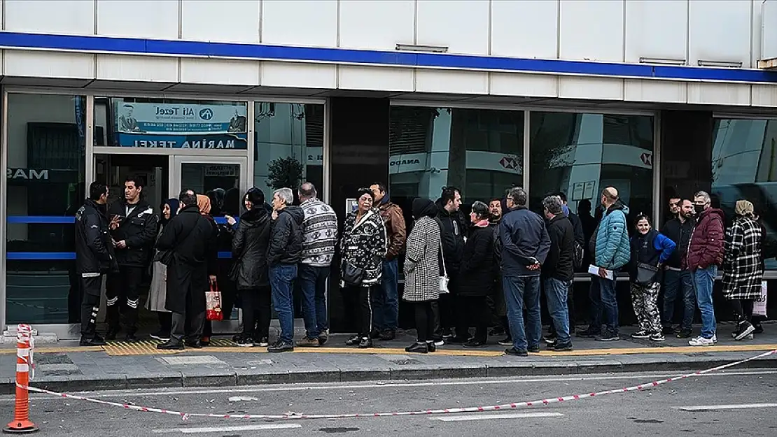 EYT’li vatandaşlar SGK il müdürlükleri önünde yoğunluk oluşturdu