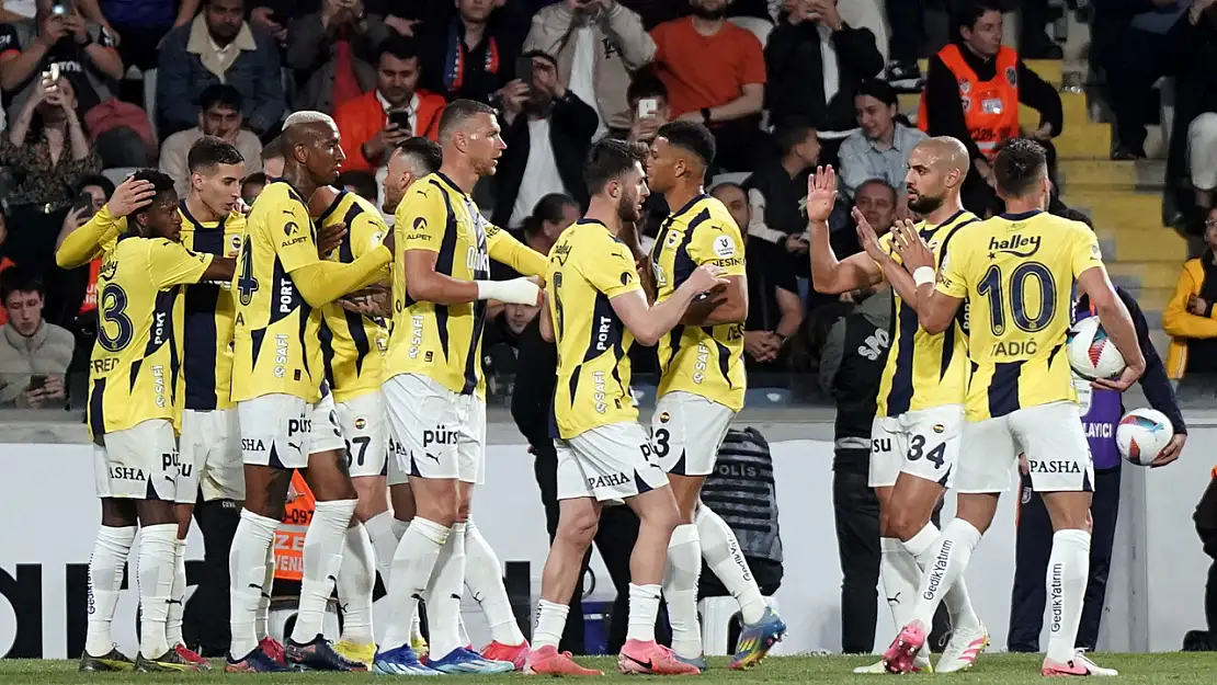 Fenerbahçe Başakşehir'i 4-1'le geçti: Şampiyonluk iddiasını sürdürdü