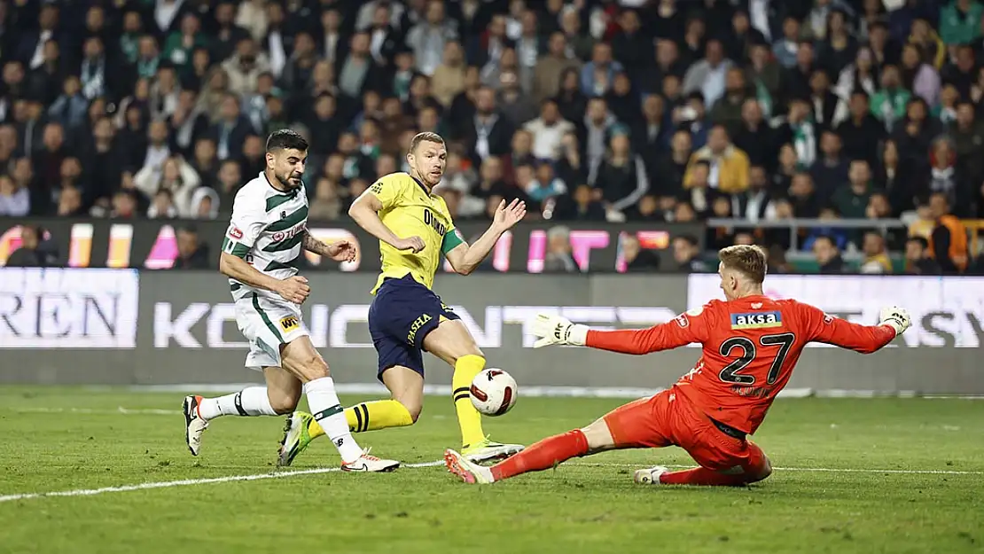 Fenerbahçe, Konya deplasmanında: İlk yarı 2-2 bitti