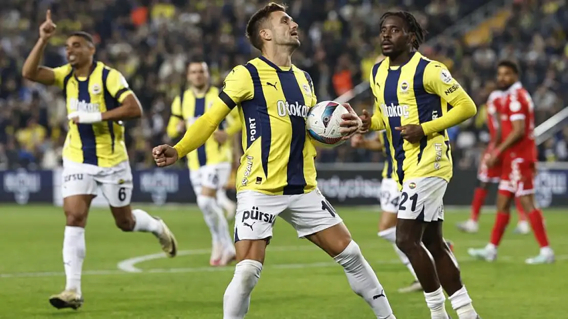 Fenerbahçe zirve yarışını sürdürdü