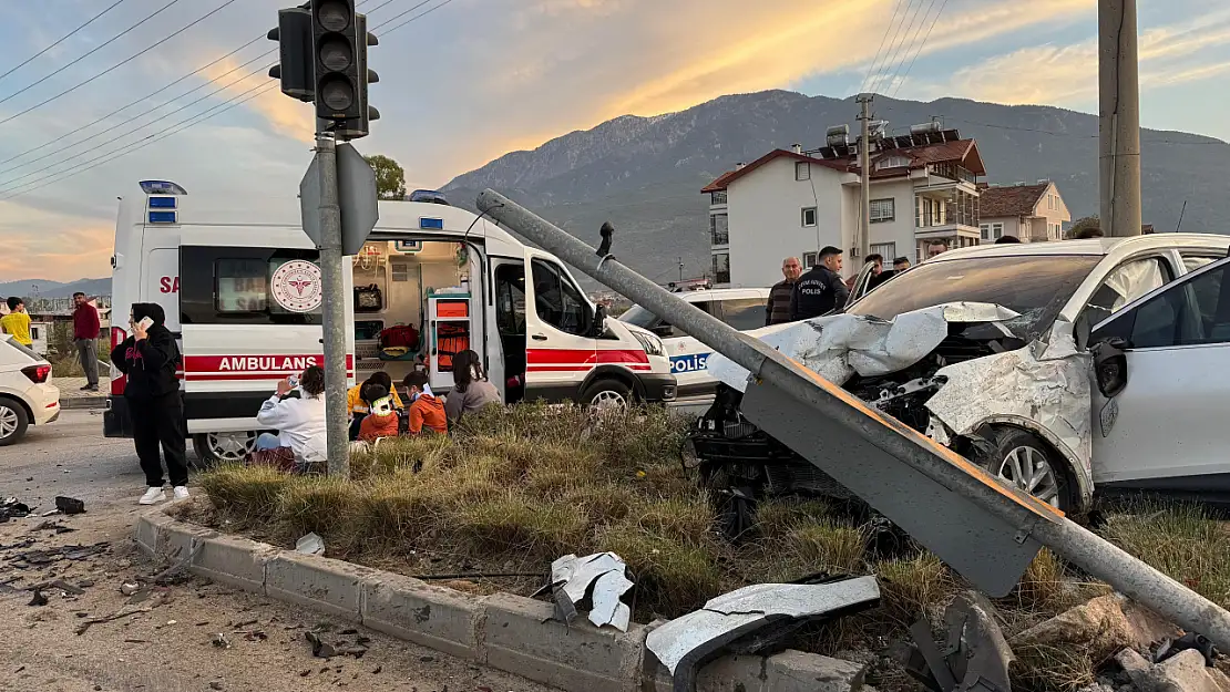 Fethiye'de trafik kazası: 2'si çocuk, 6 yaralı