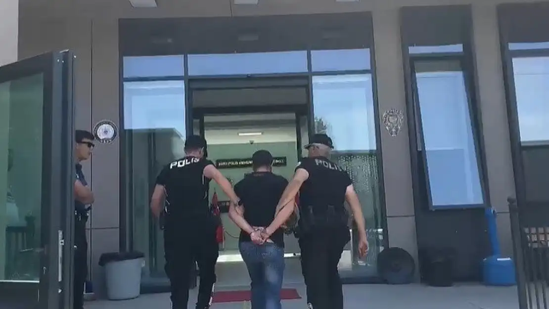 Firari cinsel istismar zanlısı İzmir'de kıskıvrak yakalandı!