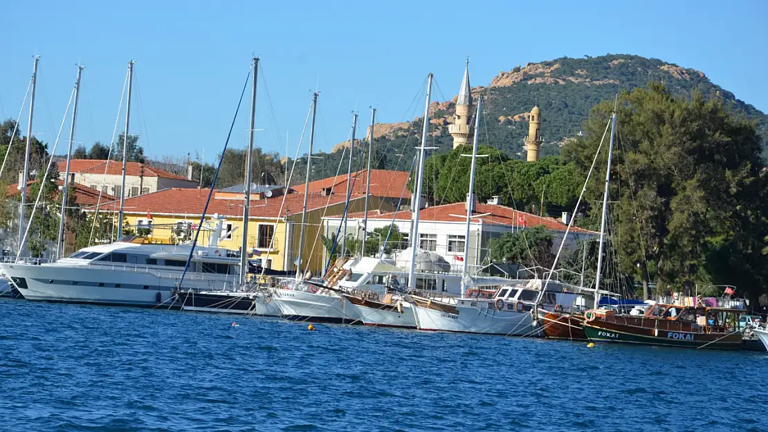 Foça Marina'ya İZDENİZ'den destek