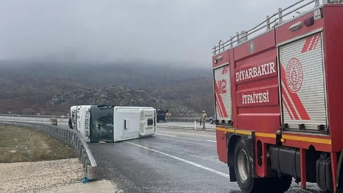 Futbolcuları taşıyan otobüs kaza yaptı!