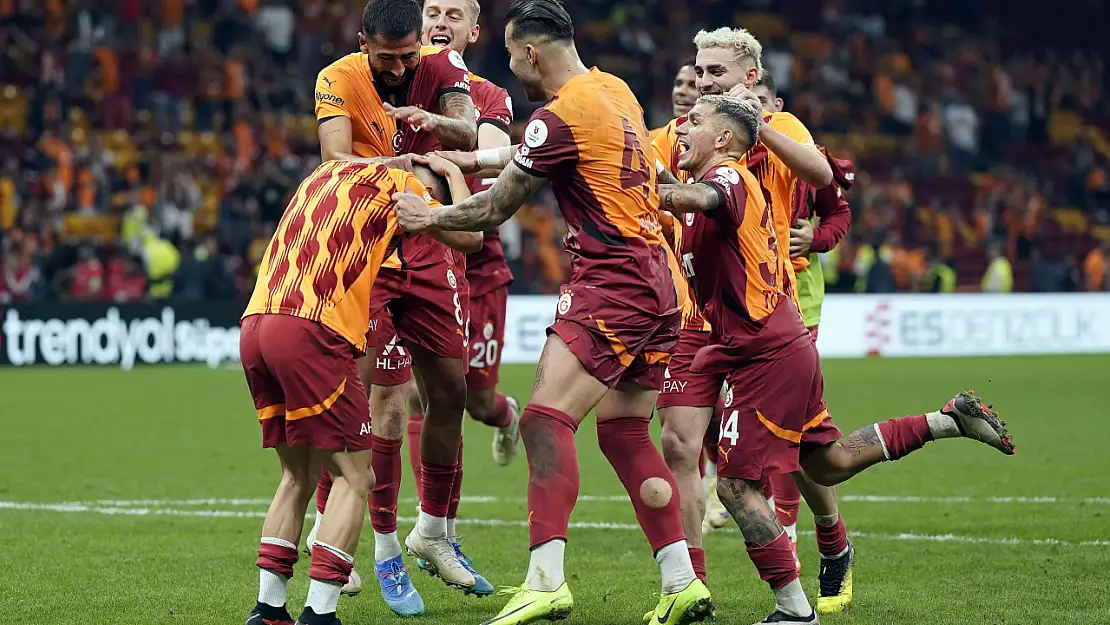 Galatasaray, Alanyaspor'u da aştı| Yenilmezlik serisi rekora gidiyor