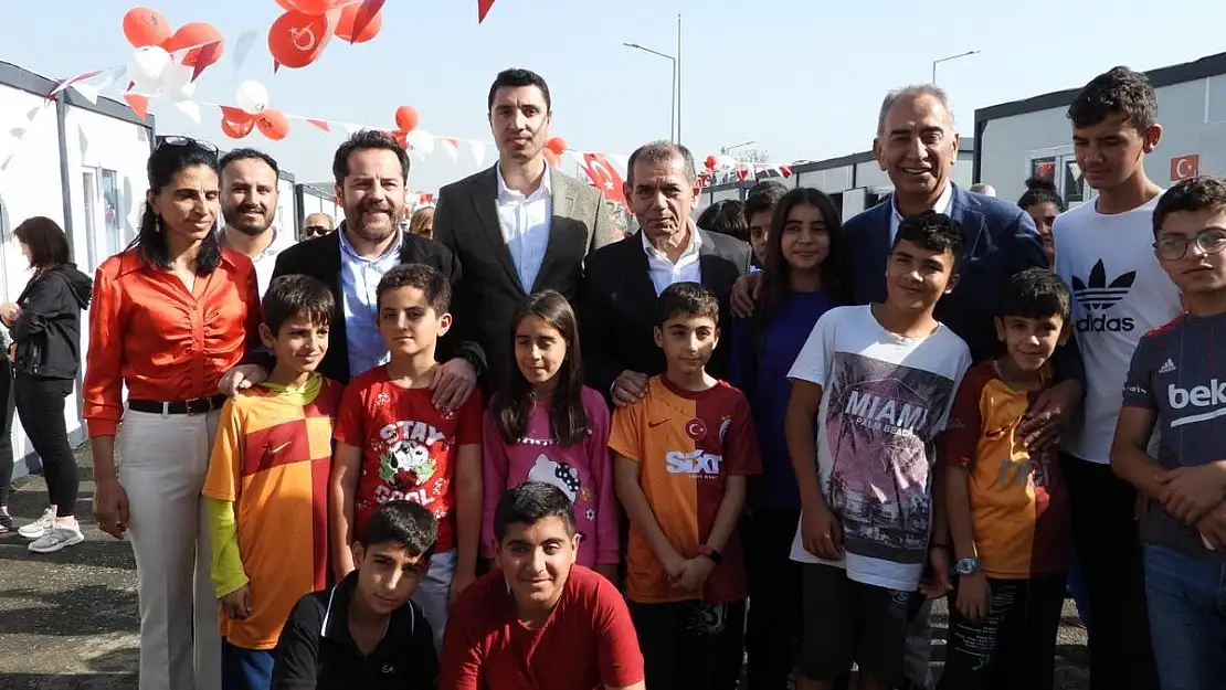 Galatasaray Başkanı Dursun Özbek’ten deprem bölgesi Hatay’a ziyaret