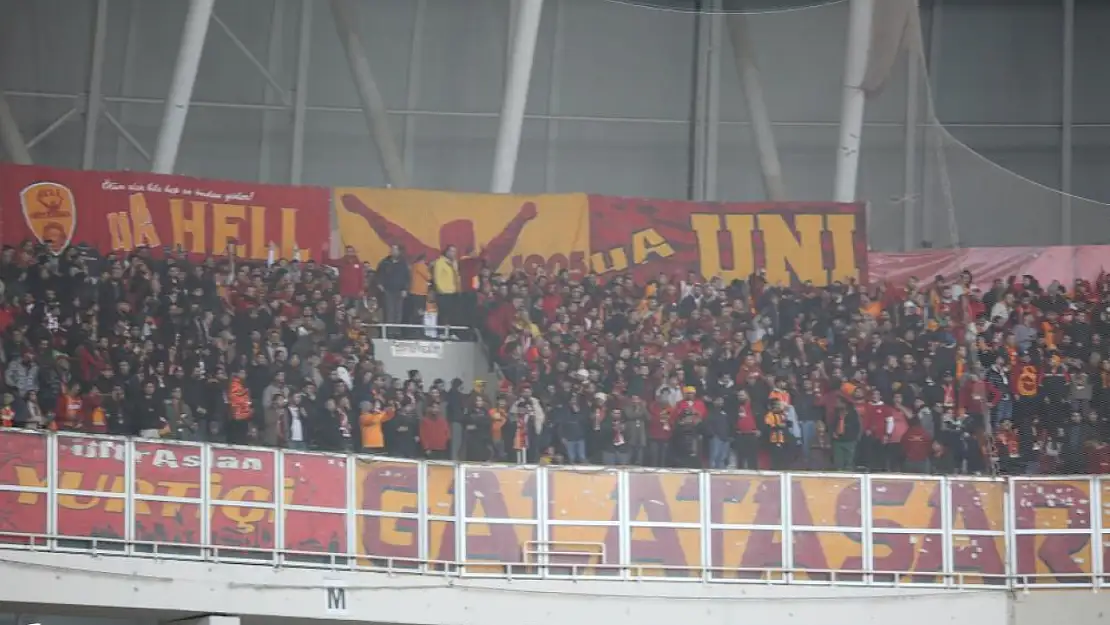 Galatasaray taraftarı Sivas'a akın etti