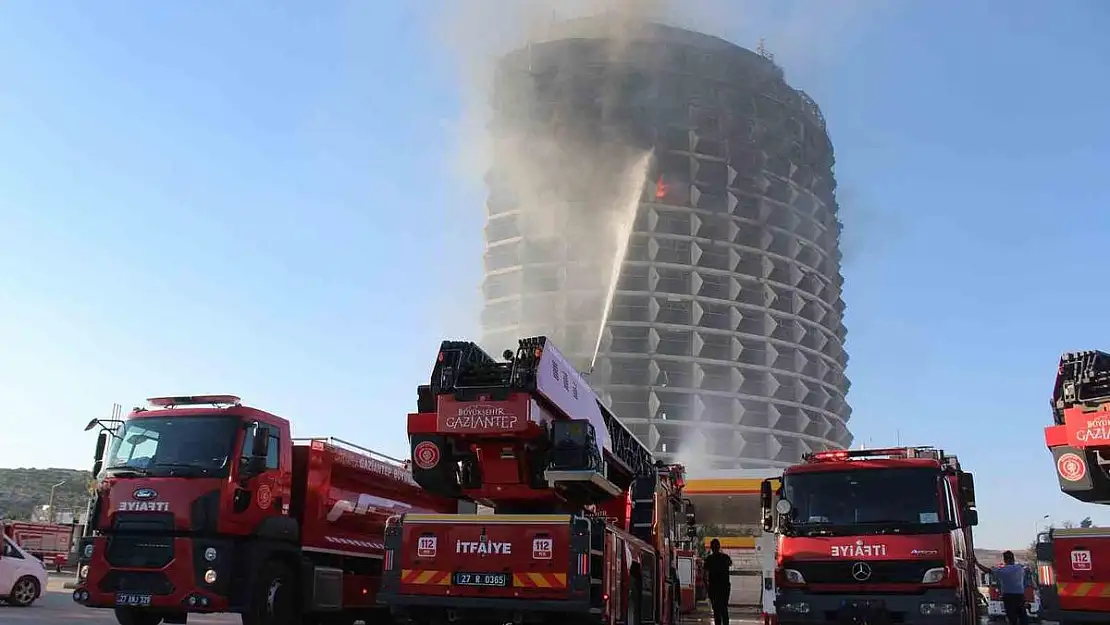 Gaziantep'teki otel yangını 5 saattin sonunda kontrol altına alındı