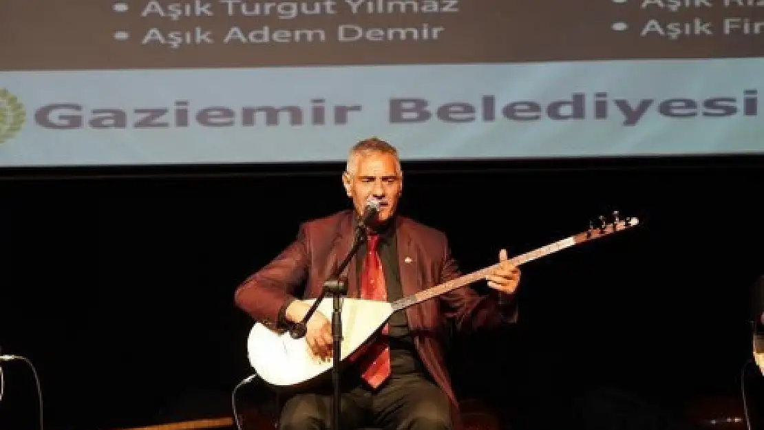 Gaziemir’de sahne alan aşıklar kulakların pasını sildi