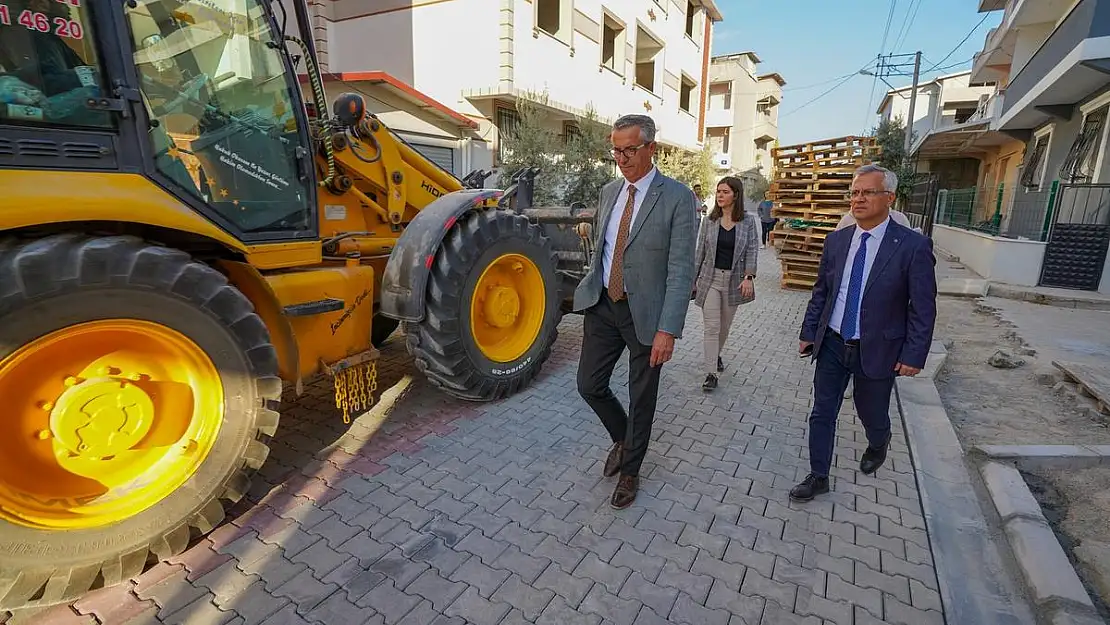 Gaziemir'de Vatan Caddesi yenilendi