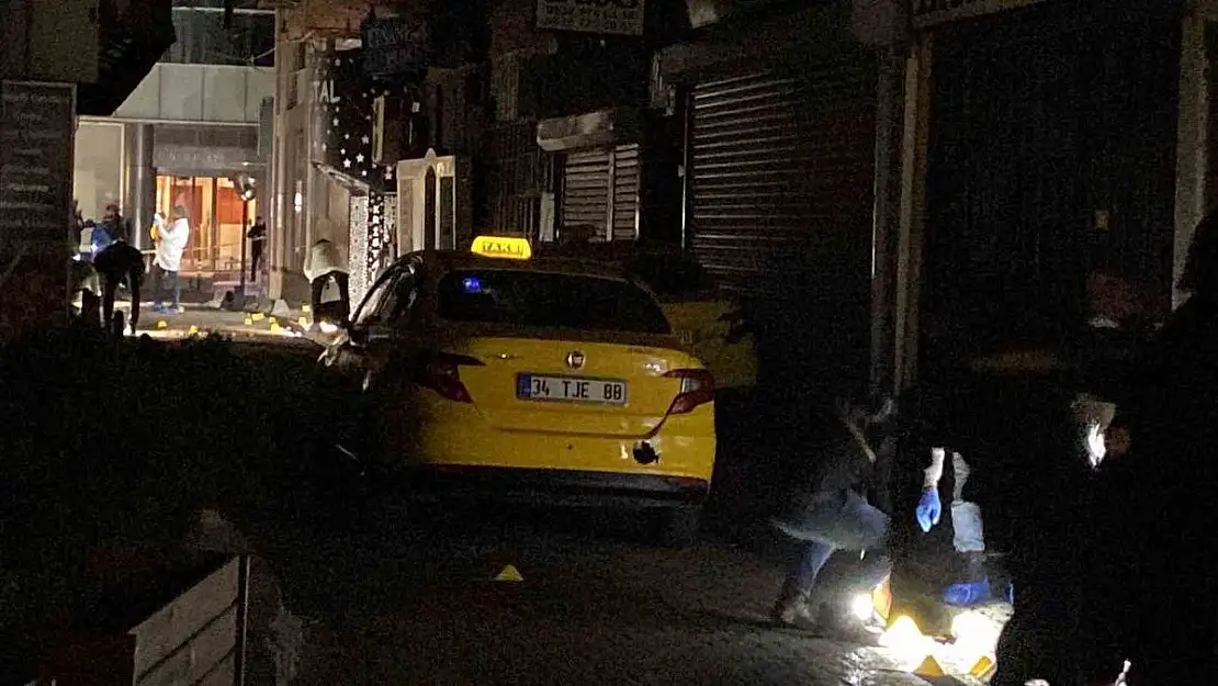 Gece kulübünde silahlı çatışma: 2'si polis 5 yaralı