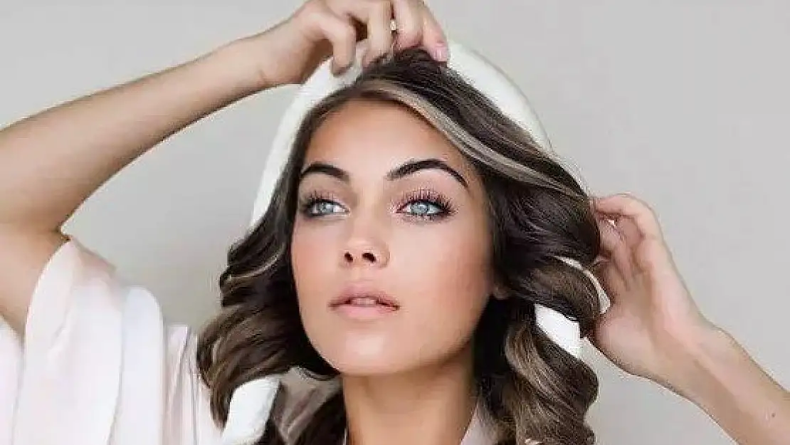 Genç kızların yeni gözdesi Heatless Curls trendi… Heatless Curls saç nasıl yapılır?