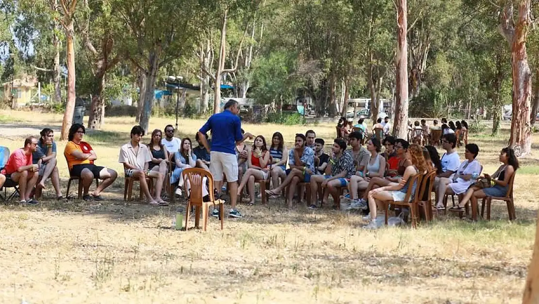 Genç ve usta tiyatrocular Efes Selçuk’ta buluştu