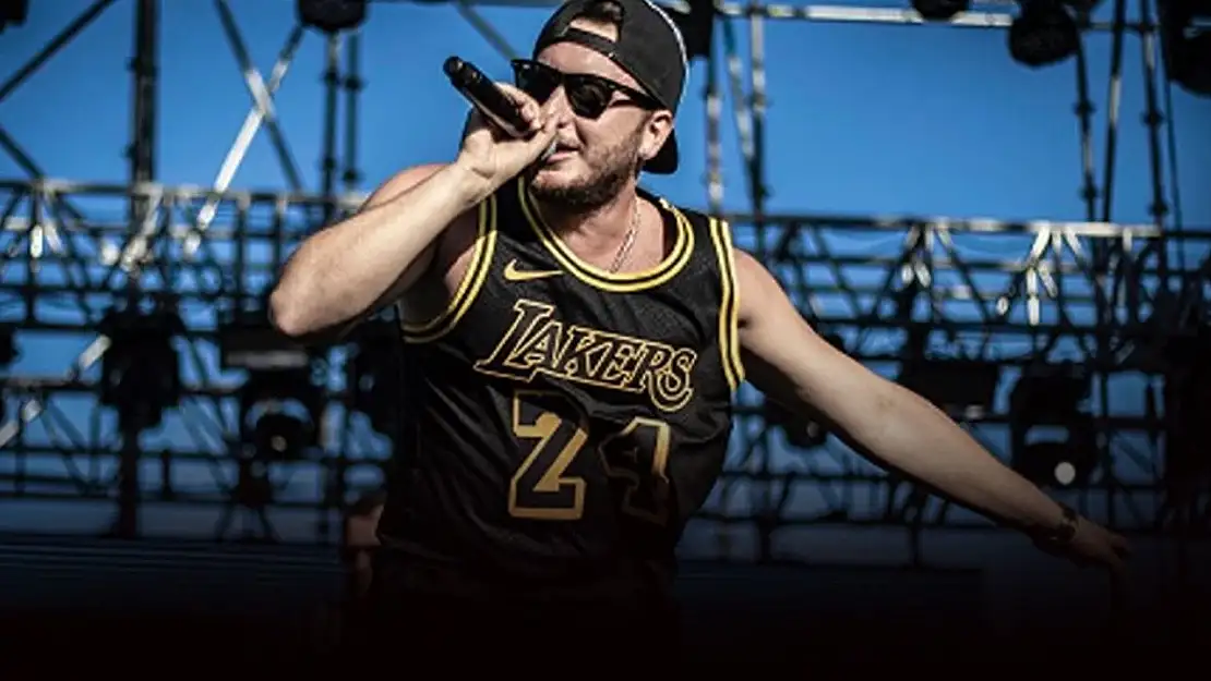 Gençler hazır mısınız? Bayraklı'da 19 Mayıs'a özel rap konseri sizi bekliyor!