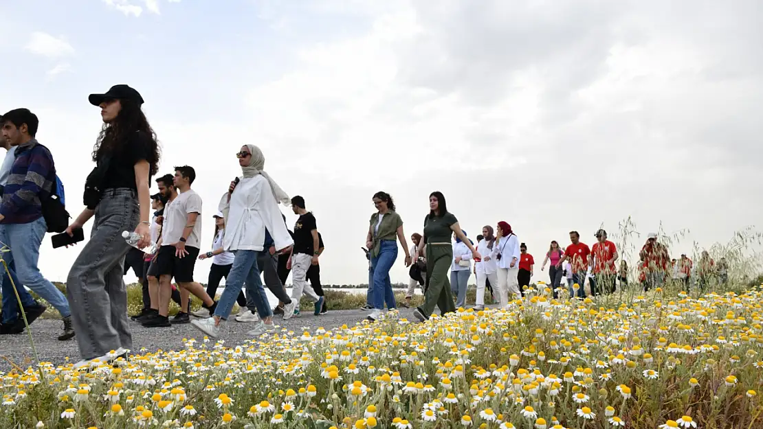 Gençlik Ata'ya koştu: Çiğli'de anlamlı yürüyüş