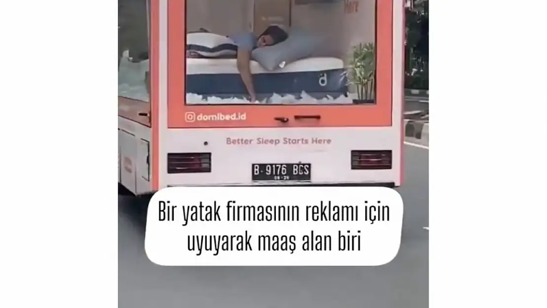 Görüntü sosyal medyada viral oldu: Yatarak para kazanıyor