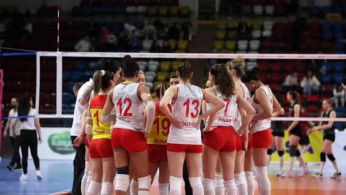 Göztepe Voleybol da ayrılıklar devam ediyor