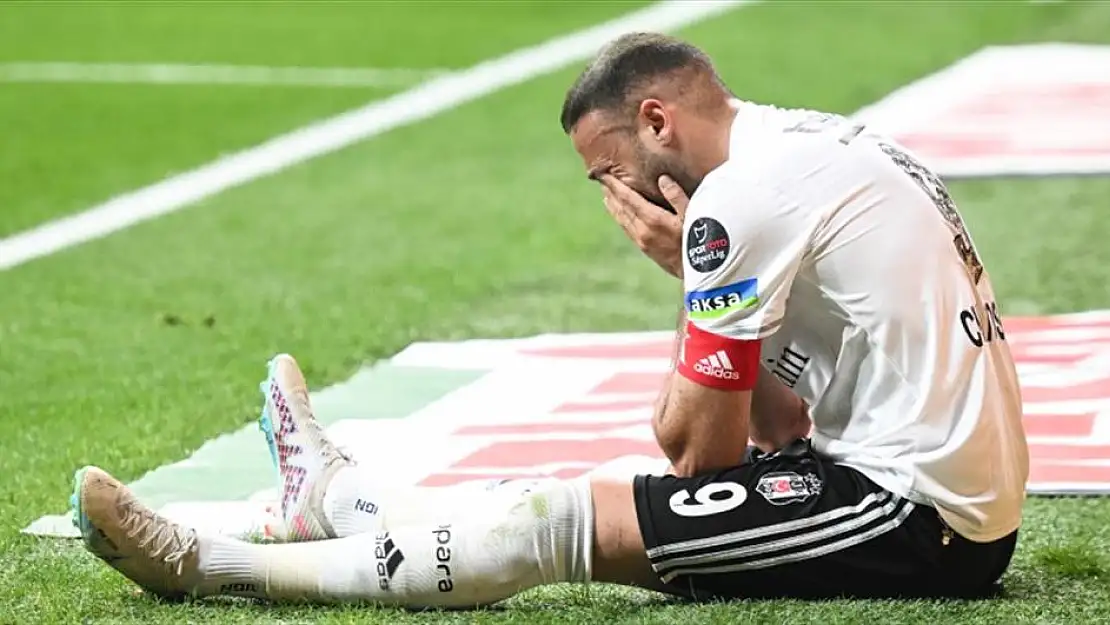 Gözyaşlarını tutamamıştı, Cenk Tosun’dan kötü haber geldi