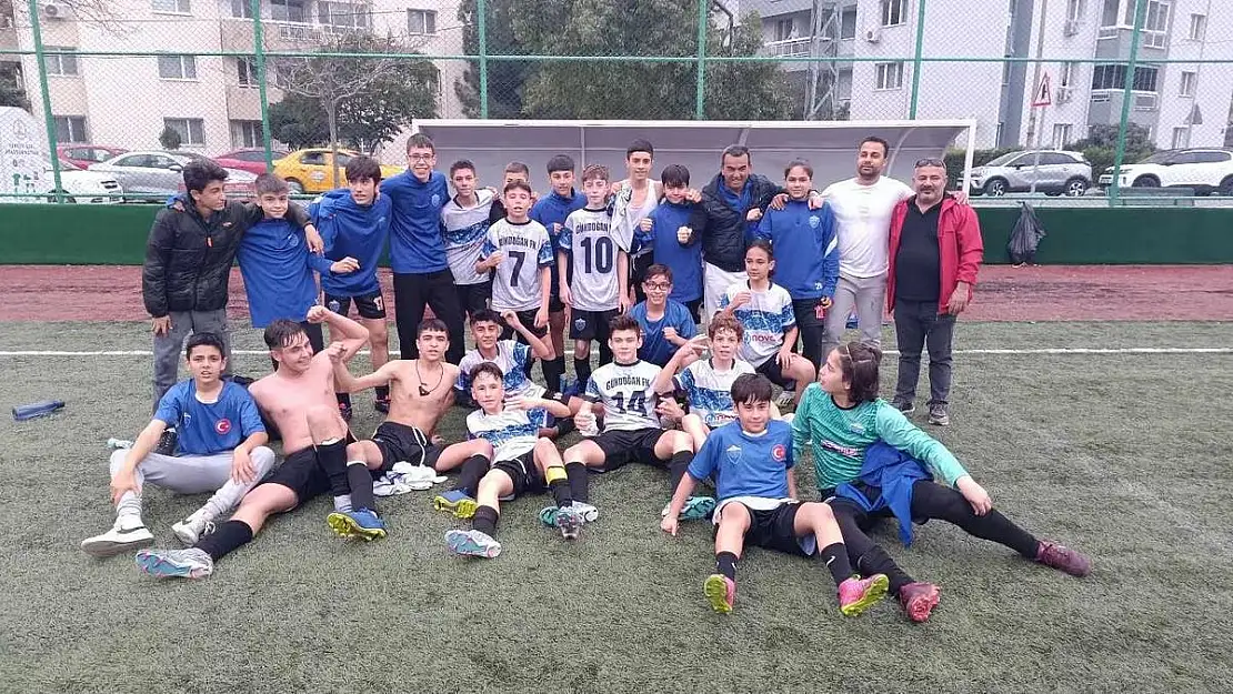 Gündoğan Spor U-14 Kategorisinde İzmir Şampiyonu Oldu