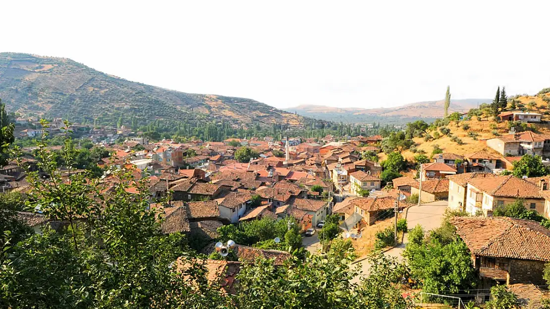 Günübirlikçiler İZBAN+Tren ile gidebilirsiniz: İzmir'deki bu köye Mayıs ayında mutlaka gidin, şenlik var