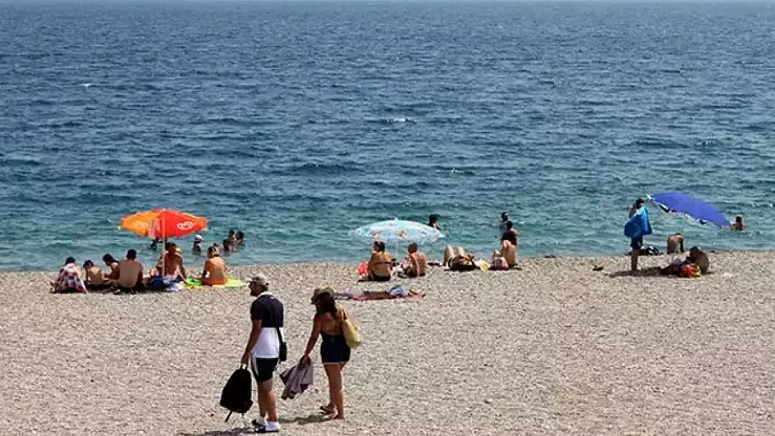 Hafta sonu İzmir'de denize gireceklere kritik uyarı! İşte altın saatler