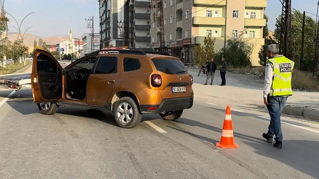 Hakkari'de kaza: Ölümden kıl payı kurtuldu