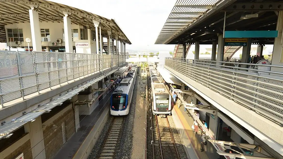 Halkapınar metroda merdiven çöktü yaralılar var 