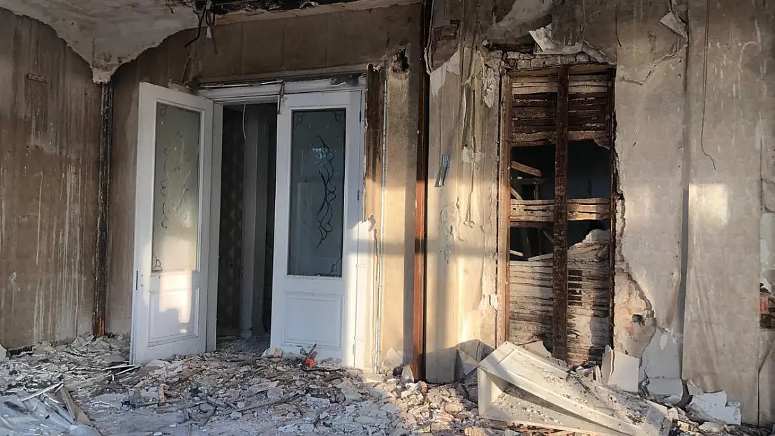 Harabeye dönen 130 yıllık İzmir Vali Konağı Meclis gündeminde