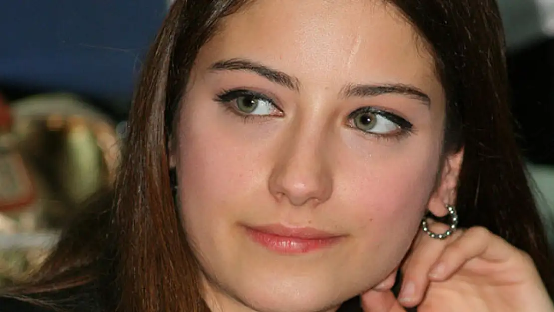 Hazal Kaya ameliyat oldu